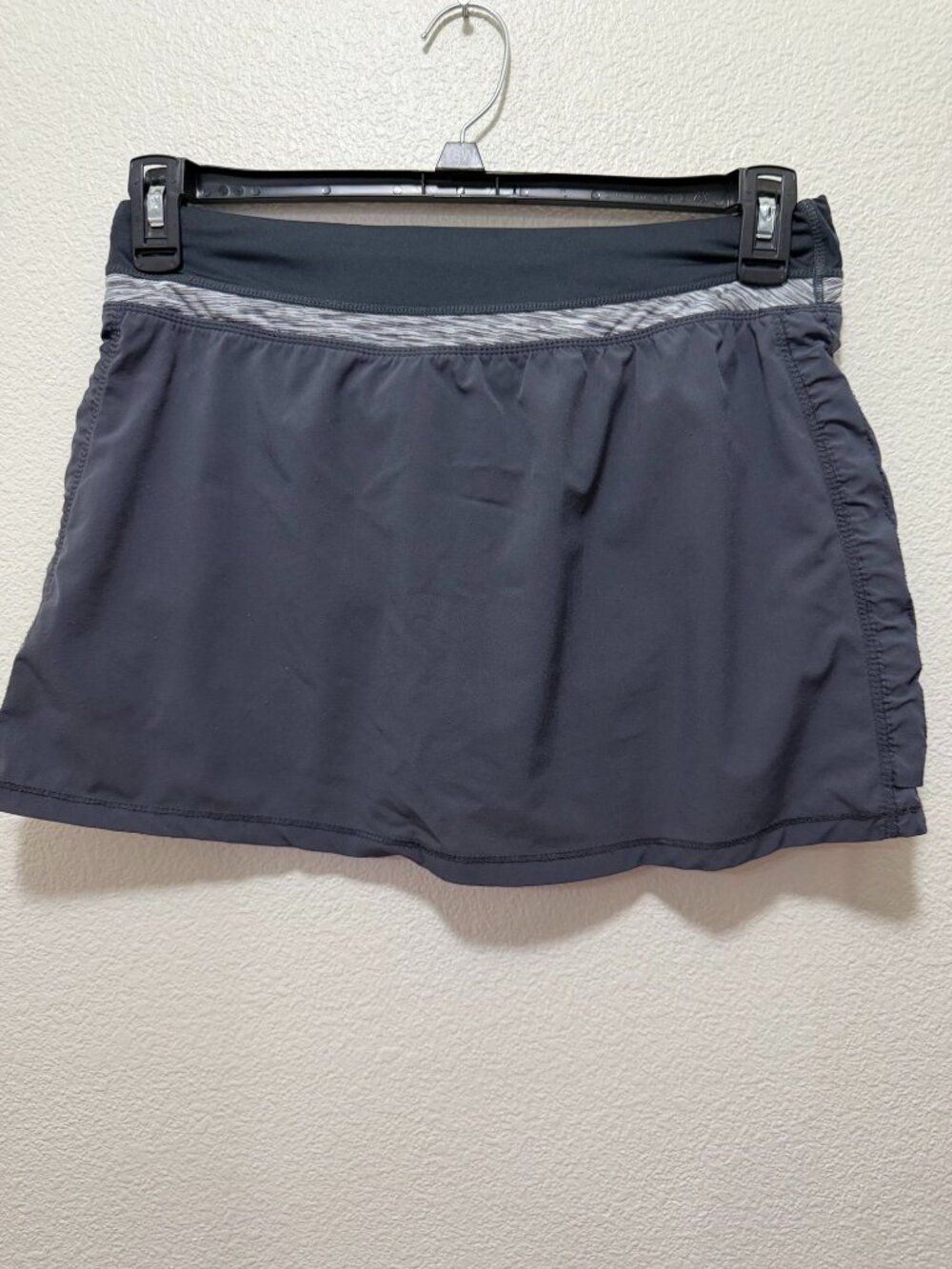 Tangerine gray athletic skort, size small